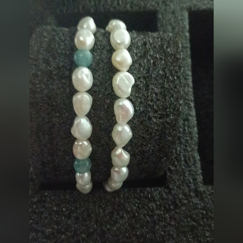 NATURAL Aquamarine and Natural Pearl stretch bracelet